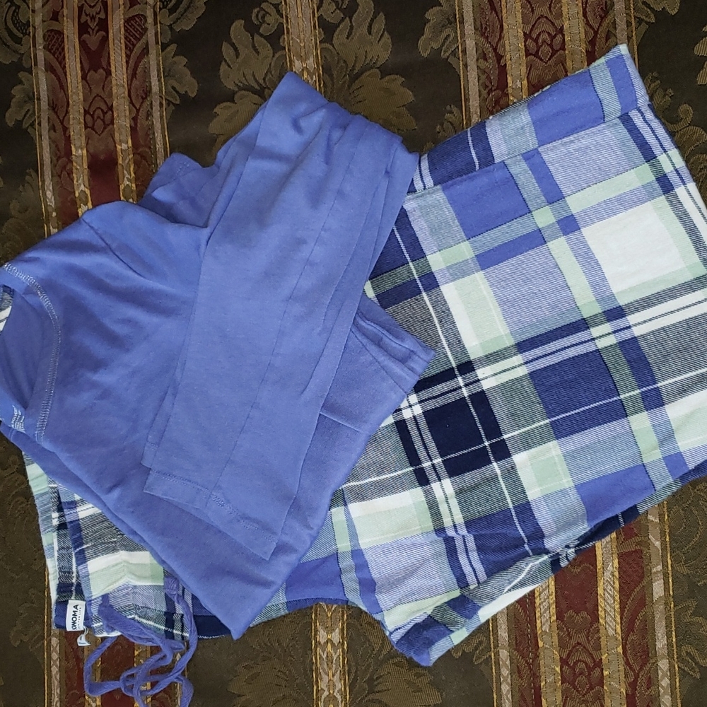Pajamas plaid flannel.
